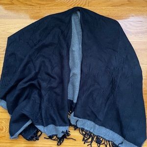 Uniqlo Reversible Blue Grey Wrap